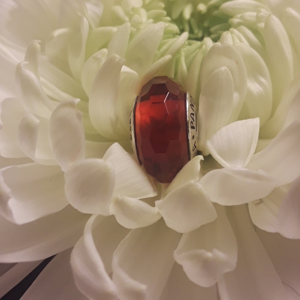 Red faceted murano authentic pandora